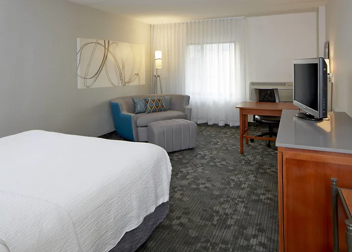 Courtyard By Marriott Mall Of America Hotel
