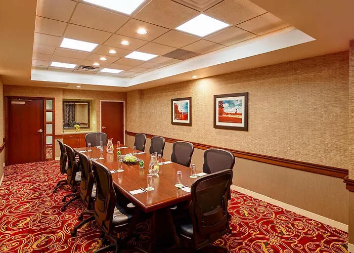 Courtyard By Marriott Mall Of America Hotel